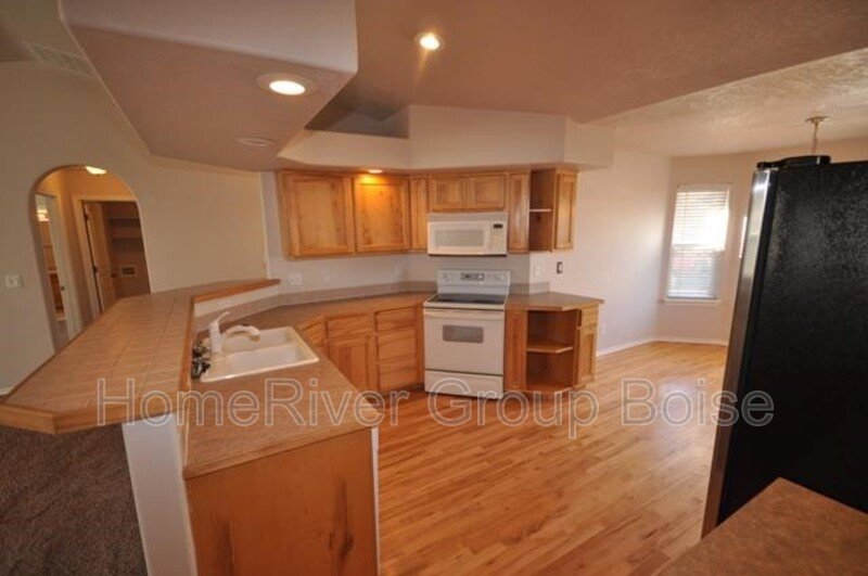 Apply Today! 1309 W Crenshaw St property image