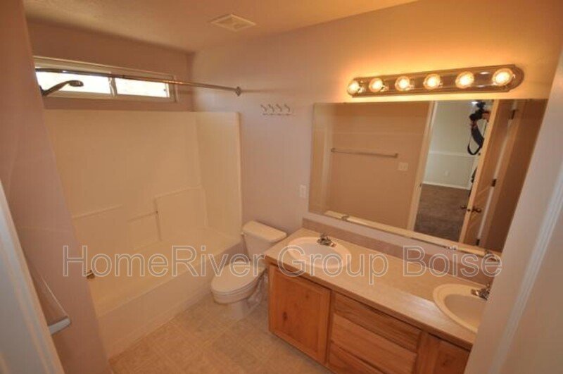 Apply Today! 1309 W Crenshaw St property image