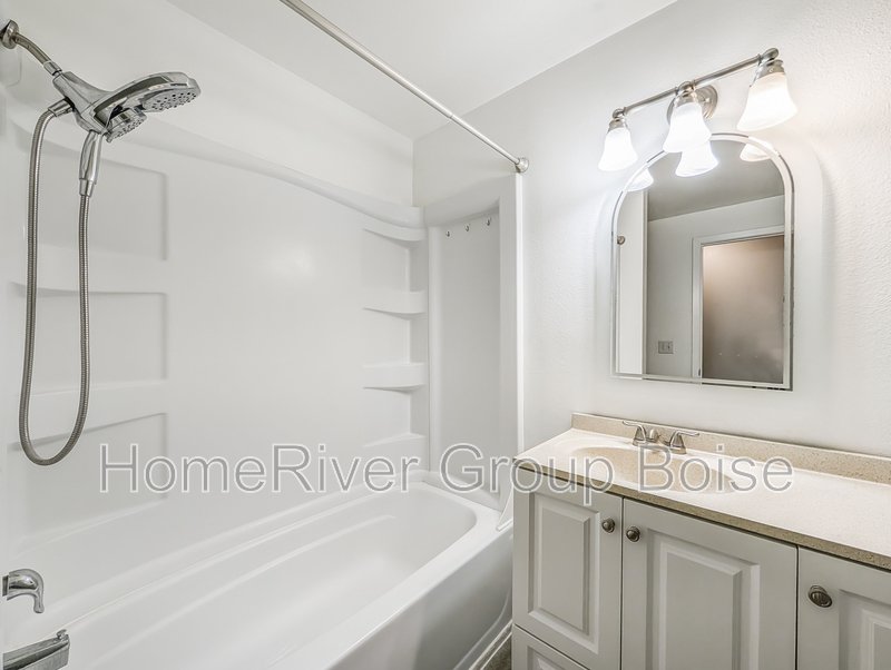 Apply Now! 98 N Venice St Nampa ID 83687 property image